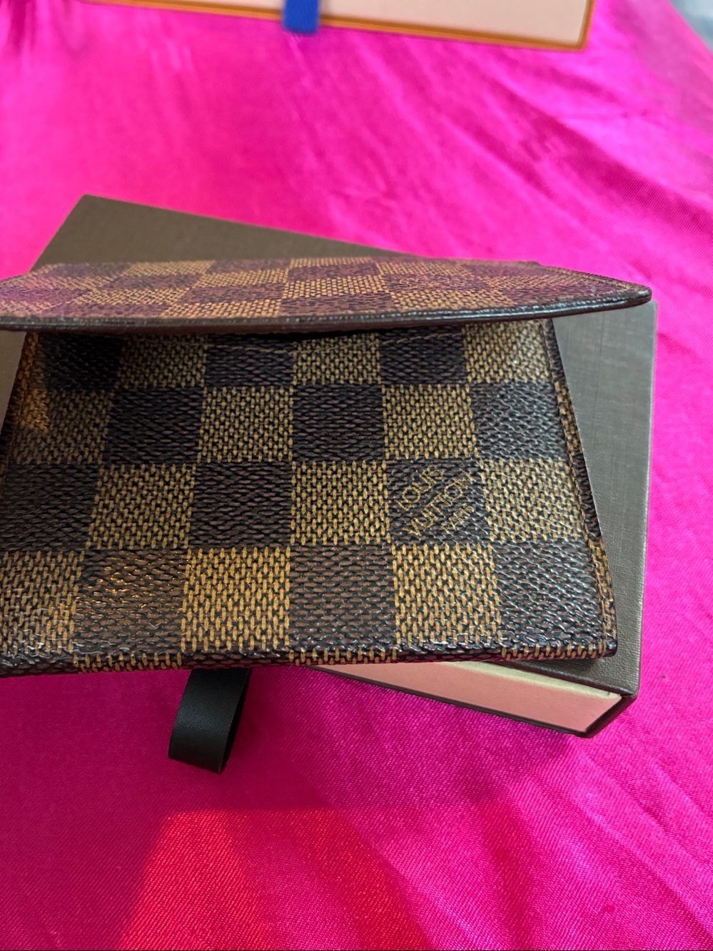 Louis Vuitton Damier Card Holder - Picture 12 of 12